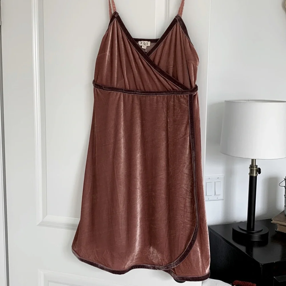 Blush / Mauve Velvet Dress, POL - Picture 1 of 2